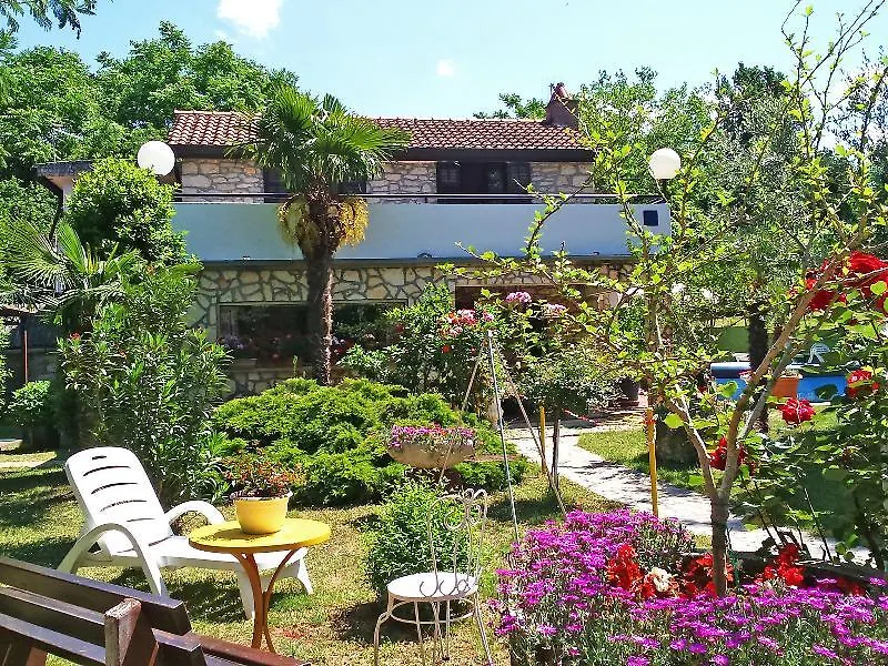 Ratko - One Bedroom Murine Hotel