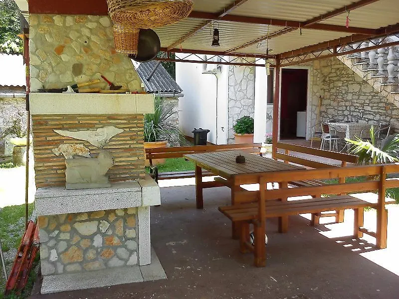 Ratko - One Bedroom Murine